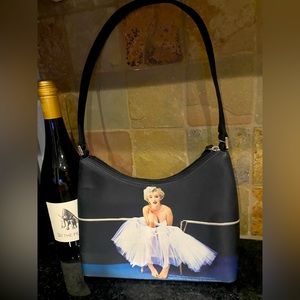 For the Marilyn Monroe lovers out there! Cute purse